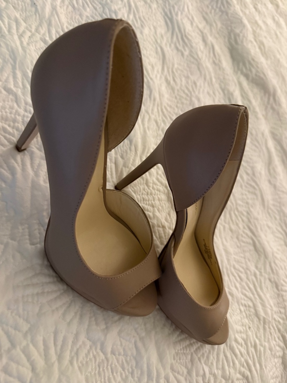 Jessica Simpson pumps